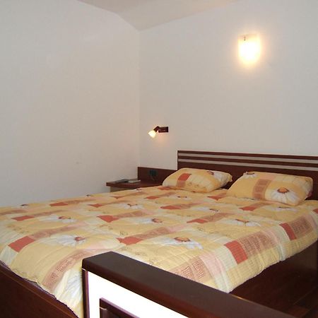 Villa Sara Guesthouse Светі-Стефан Номер фото
