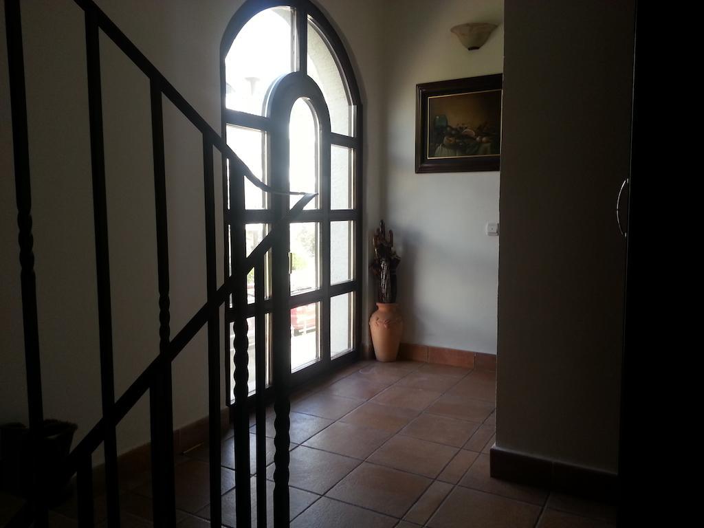 Villa Sara Guesthouse Светі-Стефан Екстер'єр фото