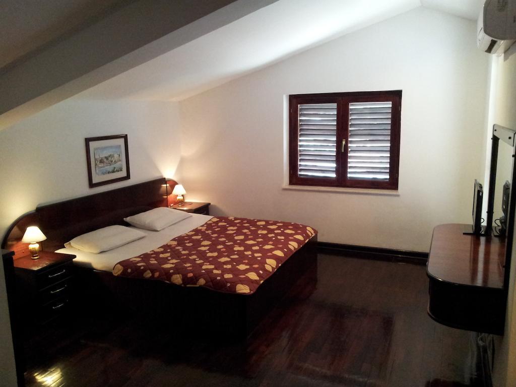Villa Sara Guesthouse Светі-Стефан Номер фото